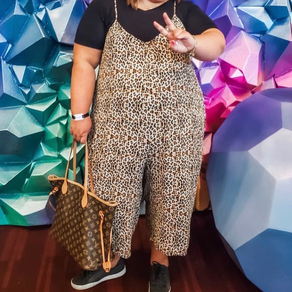 Plus-Size Leopard Romper - Picture 2 of 3